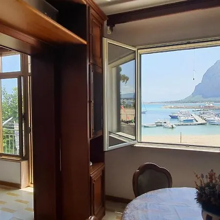 Blue Sea Apartment